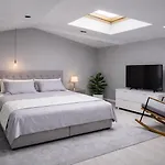 Kamelia Hotel 2*